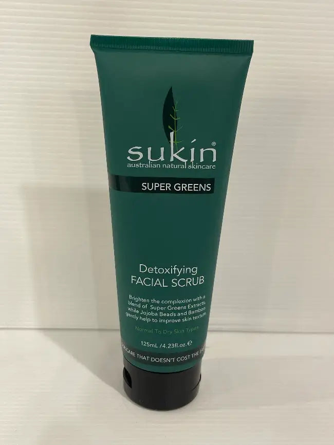 Sukin Super Greens Detoxifying Facial Scrubs<br><b style="color: #03236a;">JBAU1253</b><br><b style="color: #03236a;">Lot of 3</b>